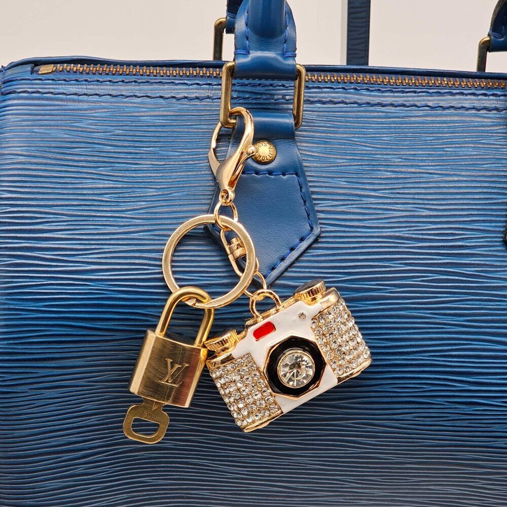 LV Gold Padlock & Key 🔒 Authentic Louis Vuitton Bag Unbranded Camera Charm - Picture 8 of 8